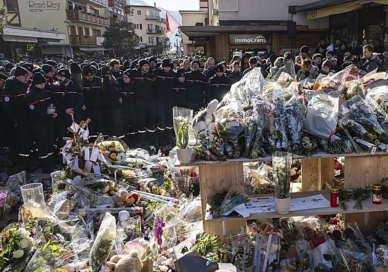 Imputan por homicidio negligente a los gerentes del bar de la estación de esquí suiza que se incendió en Nochevieja